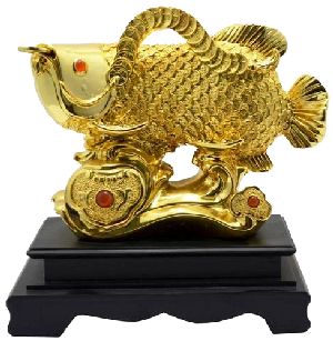 Арована золотая рыбка-дракон.
